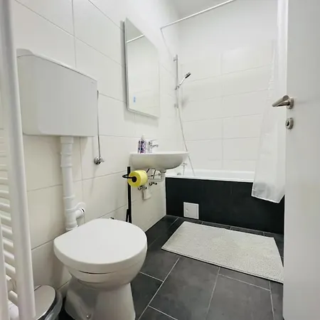 Living Leoben Rebuli - In 2 One Apartament *